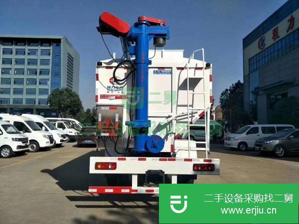 新疆出售二手東風(fēng)多利卡12方散裝飼料運(yùn)輸車(chē)