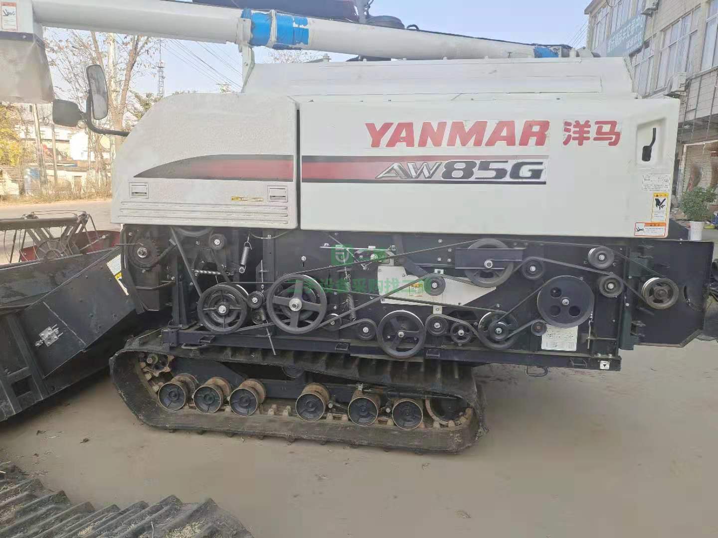 出售一臺18年758型號的收割機，機子9成新