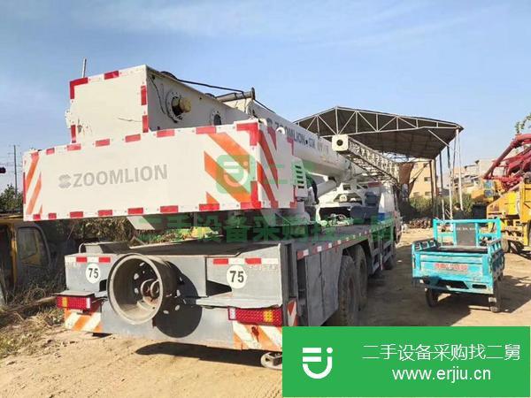 內蒙古出售二手中聯藍色關愛25v5吊車