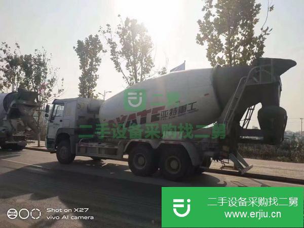 云南出售二手豪沃18年國五十四方攪拌罐車