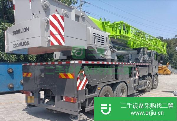 湖南出售二手中聯(lián)原版ZTF55噸通用底盤汽車吊國五排放,手續(xù)齊全