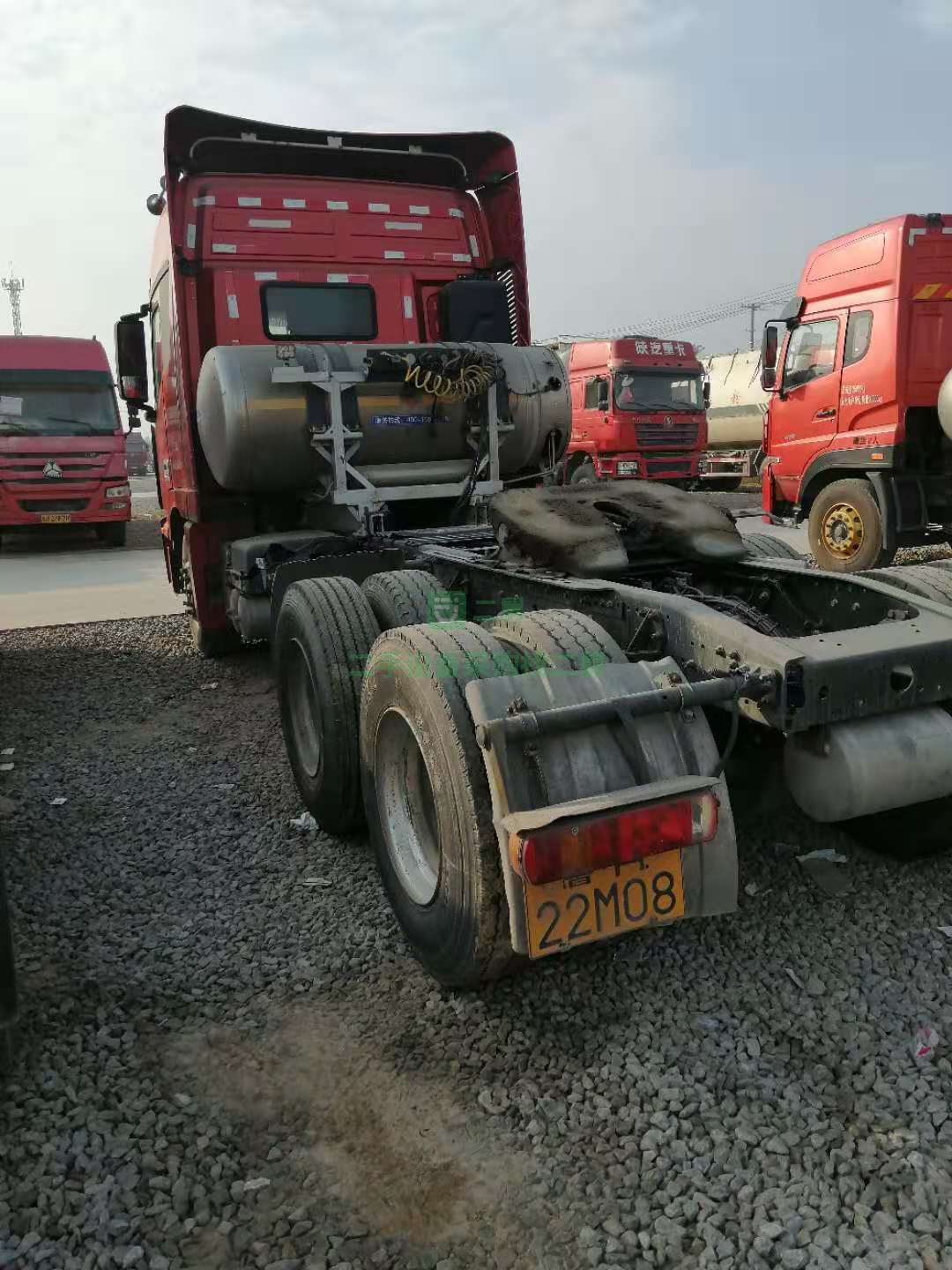 出售17年7份歐曼GTL牽引車，420馬力，LGN加氣車
