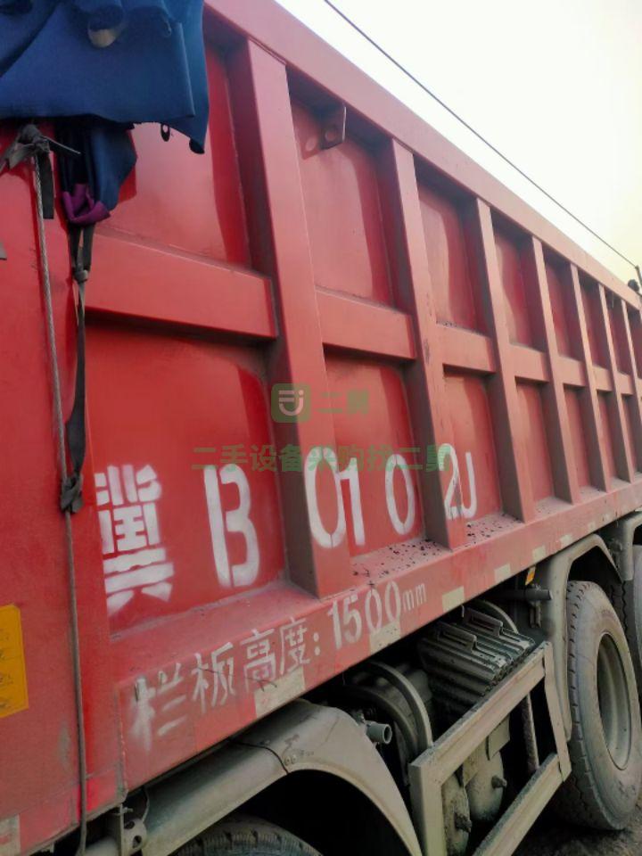 出售二手的解放320馬力輕量化前四后八土方車