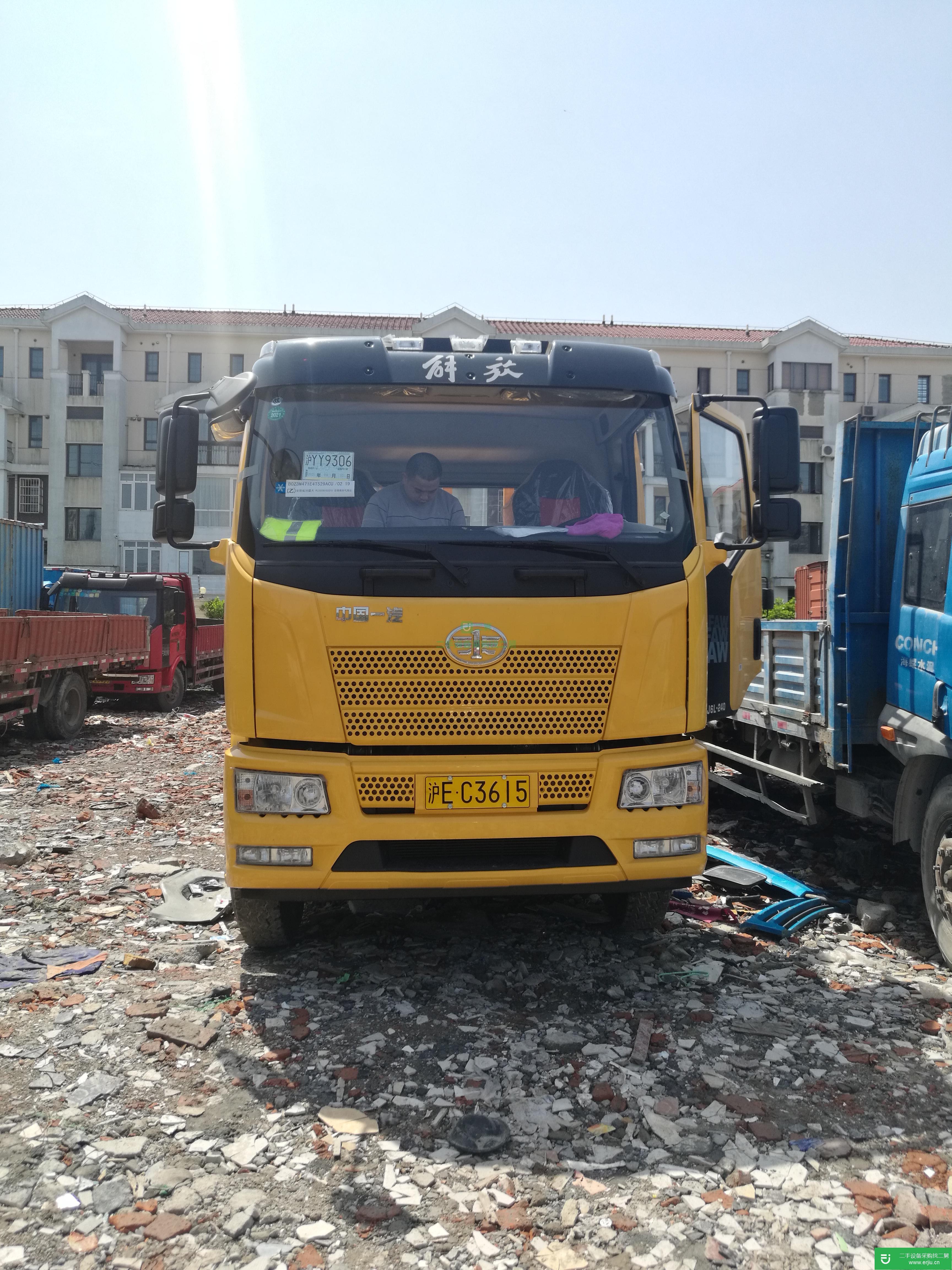 上海出售二手解放J6L平板運(yùn)輸車