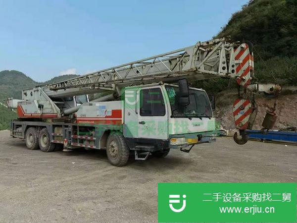 湖南出售二手11年中聯(lián)25v國三吊車