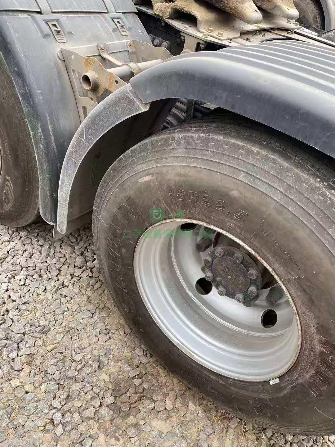 出售19年3月上牌的東風天龍牽引車，420馬力雷諾發動機