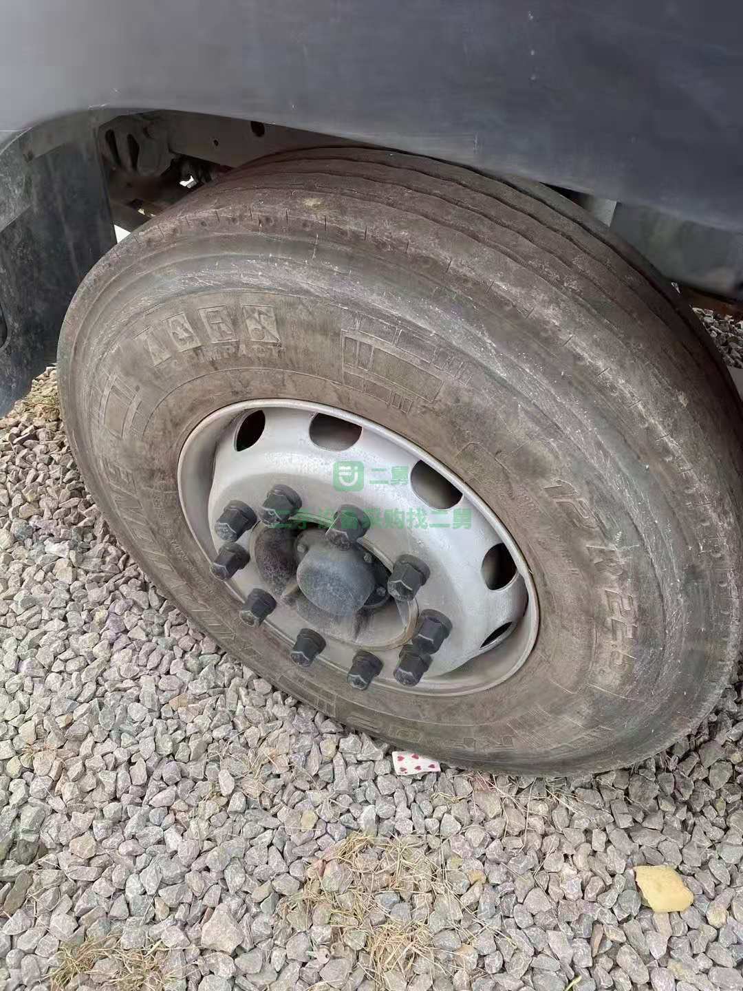 出售19年3月上牌的東風天龍牽引車，420馬力雷諾發動機