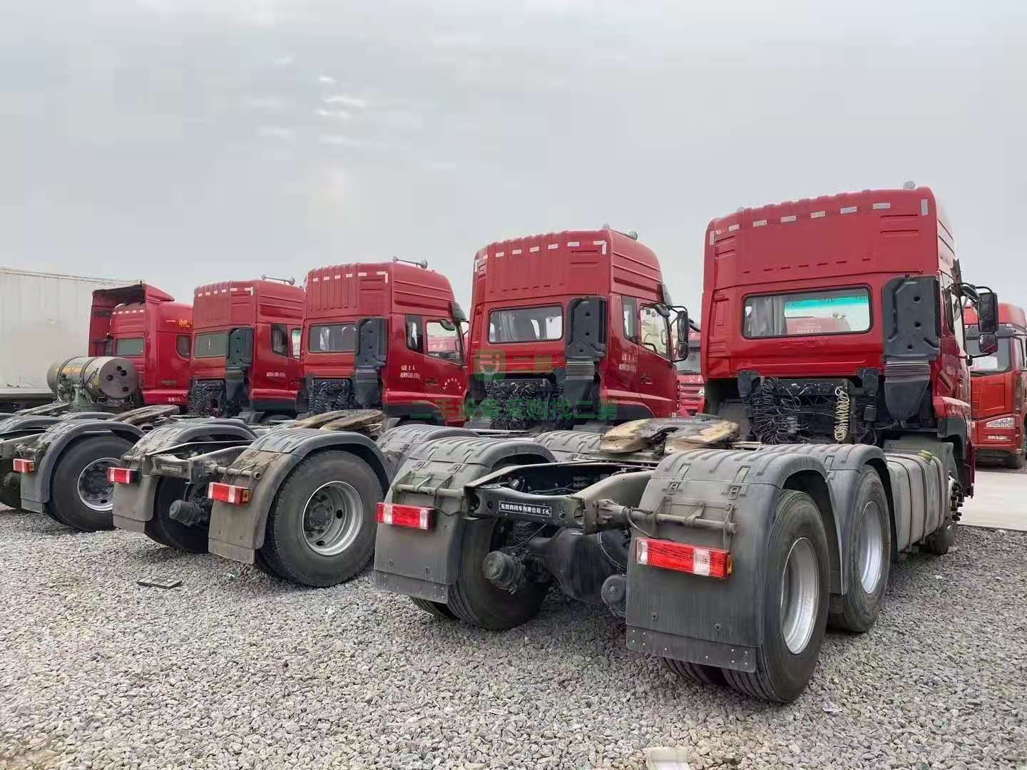 出售19年3月上牌的東風天龍牽引車，420馬力雷諾發動機