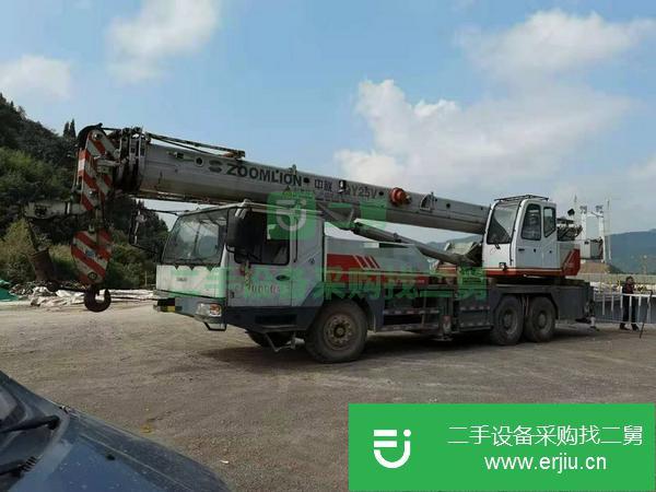 湖南出售二手11年中聯(lián)25v國三吊車