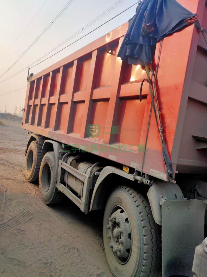 出售二手的解放320馬力輕量化前四后八土方車