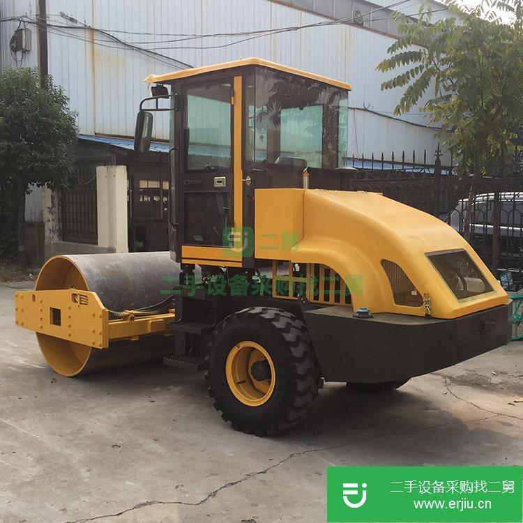 山東出售二手6噸振動壓路機