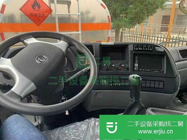 湖北出售二手東風天龍前四后八鋁合金油罐車
