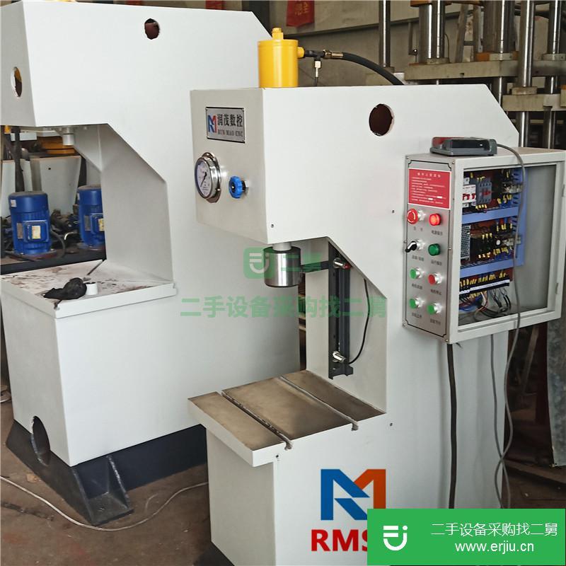 山東出售二手小型10T單臂液壓機(jī)