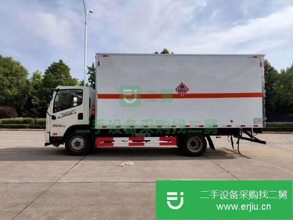 湖北出售二手解放易燃固體廂式運輸車