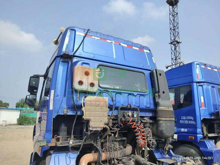 出售歐曼430馬力國四雙驅車牽引車