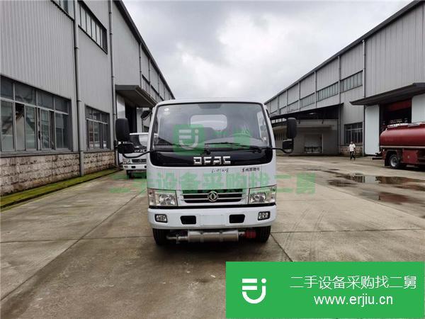 陜西出售二手東風(fēng)5噸油罐車朝柴102馬力