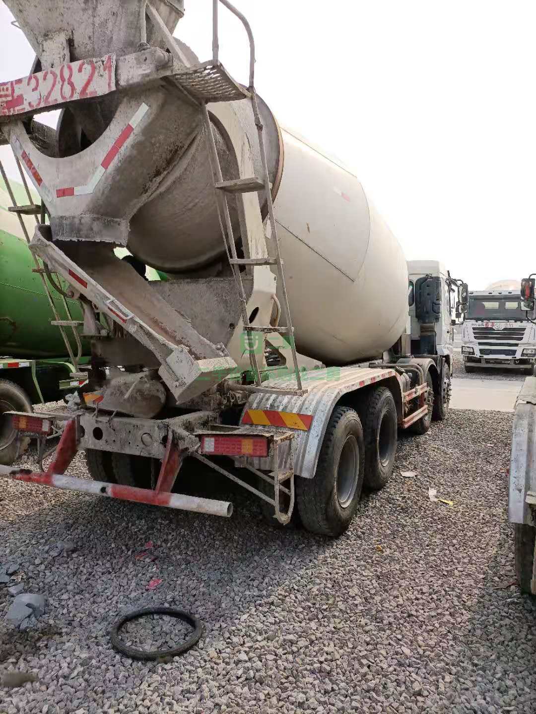 出售一臺18年輕量化軒德X6攪拌車，維柴發動機