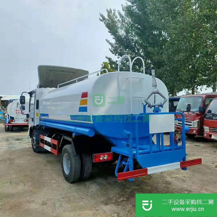 山東出售二手東風(fēng)灑水車(chē)5噸