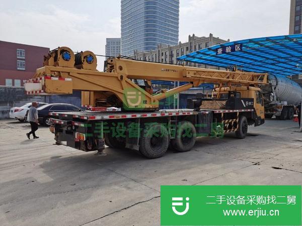 山東出售二手柳工12噸四節臂吊車原車油漆無任何事故