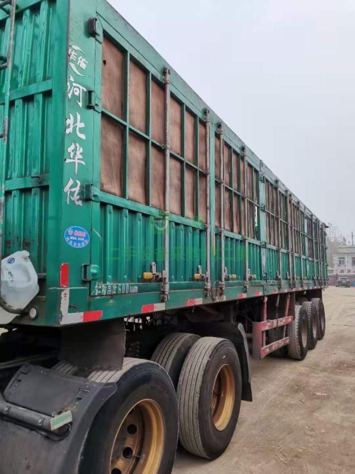 出售二手的國六浩瀚430馬力天然氣LNG牽引車