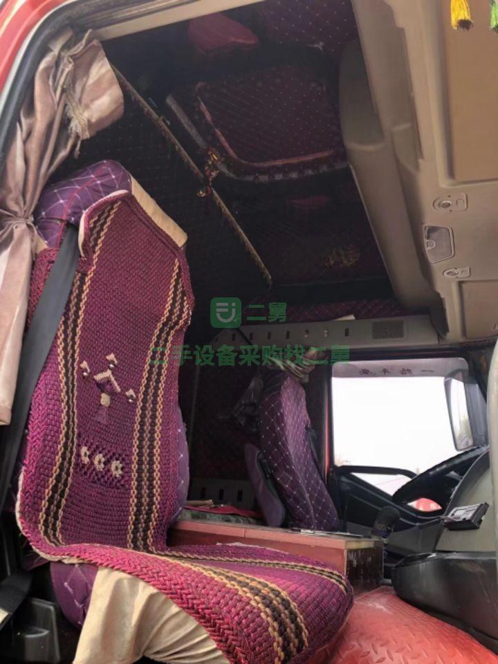出售極品剛到家，國四排放，16年3月解放勾六420前四牽引車頭，車況巨展