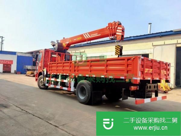湖北出售二手解放J6單排隨車吊，大柴220馬力，陜齒8檔，通體三層大梁，貨箱6.1