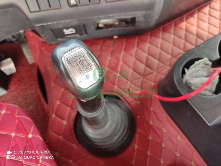 出售一臺17年的德龍X3000-550馬力牽引車