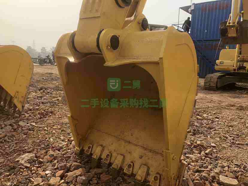 出售純進口九成新小松450挖掘機手續齊全