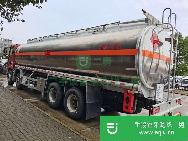 湖北出售二手解放油罐車國5大柴320馬力9檔變速箱