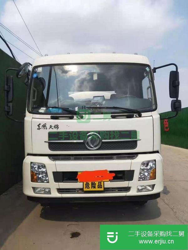 江蘇出售二手國(guó)五五噸油罐車跑三萬(wàn)公里