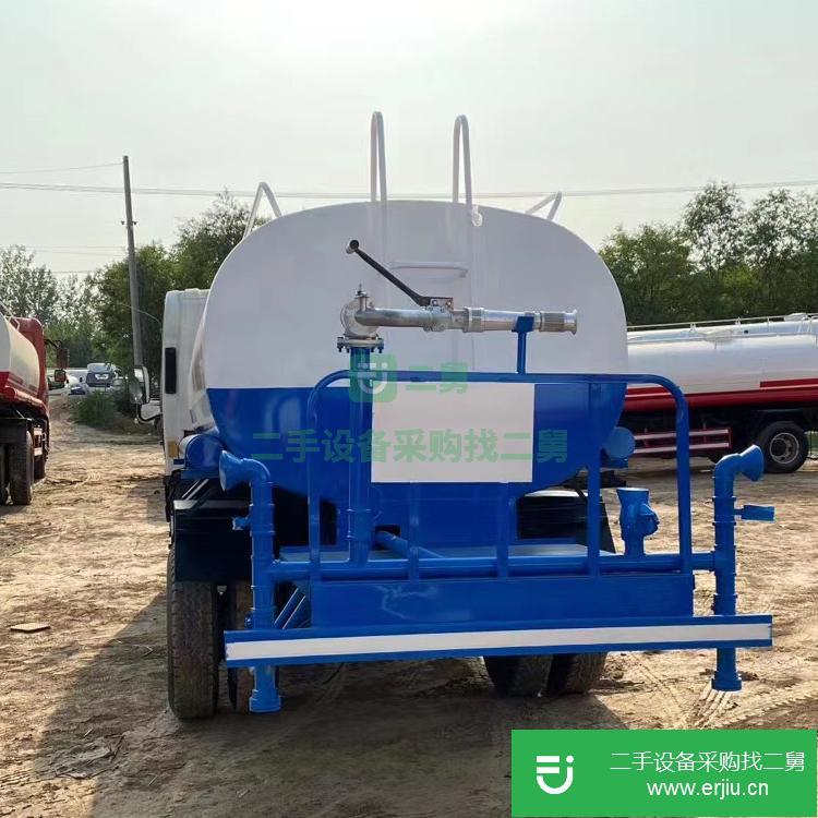 山東出售二手6方灑水車五十鈴發(fā)動機(jī)