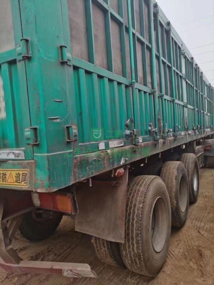 出售16年底11米金豐半掛車，車底平車廂板正 2萬