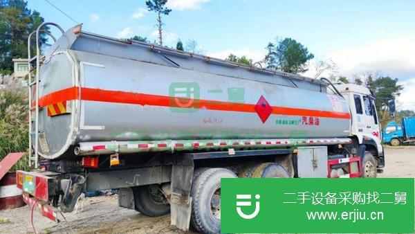 貴州出售二手17噸油罐車德國曼280馬力車況非常好