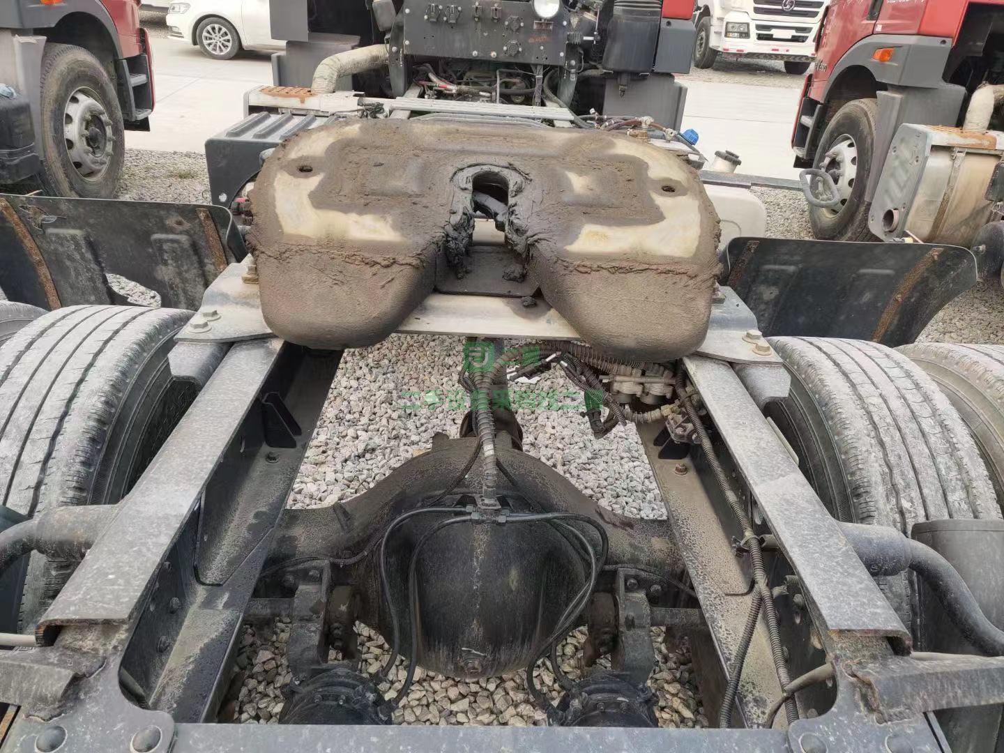 急售單驅解放悍V牽引車，18年8月入戶，新車狀態