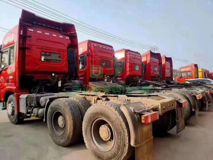 出售八成新以上的德龍X3000MAX二代牽引掛車