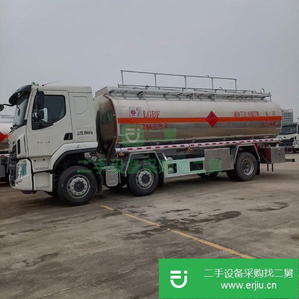 重慶出售二手東風柳汽小三軸16噸玉柴240馬力發動機油罐車