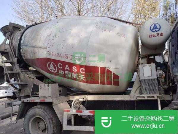 青海出售二手18年航天萬山國五9方攪拌罐車