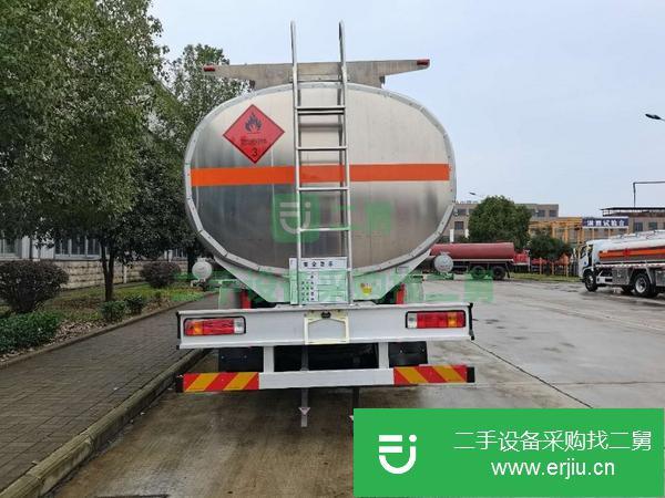 湖北出售二手解放油罐車國5大柴320馬力9檔變速箱