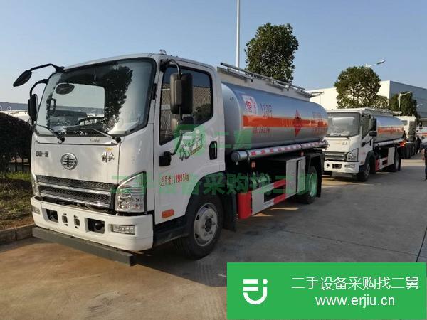 湖北出售二手8噸解放國五發動機油罐車