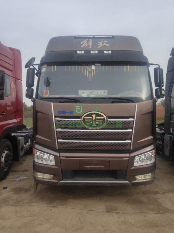 出售2年正解放JP/500新北方版牽引車、交強險長途一手車、原版原漆