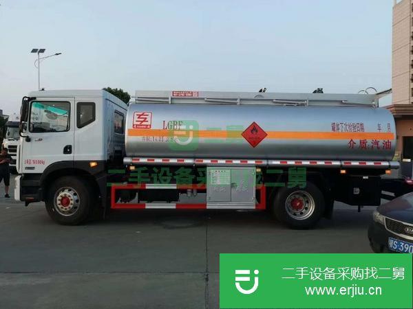 安徽出售二手東風10噸油罐車包上牌康明斯180馬力發動機