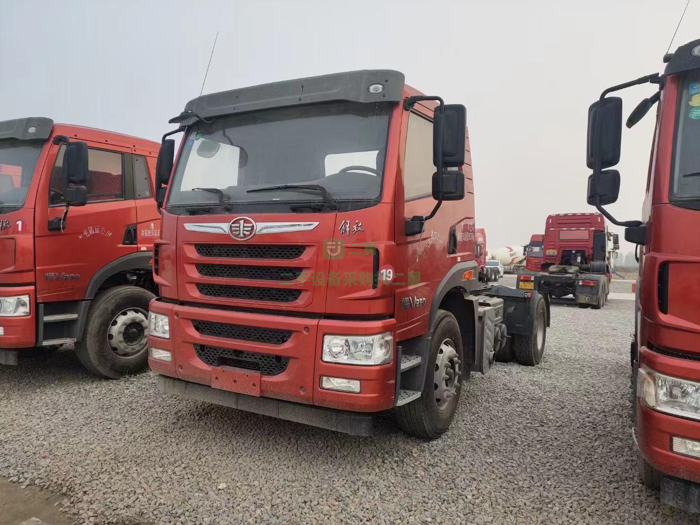 急售單驅解放悍V牽引車，18年8月入戶，新車狀態
