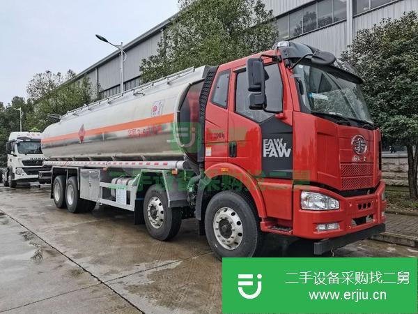 湖北出售二手解放油罐車國5大柴320馬力9檔變速箱