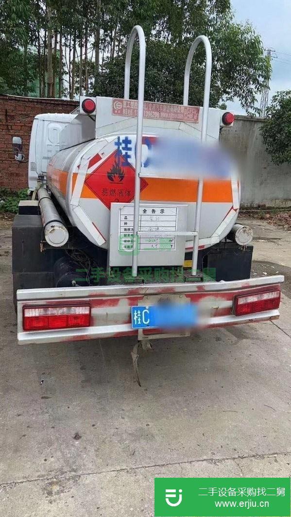 廣西出售二手二噸油罐車車況完美車子行駛19000公里