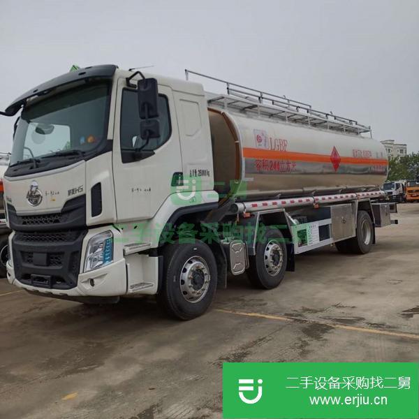 重慶出售二手東風柳汽小三軸16噸玉柴240馬力發動機油罐車
