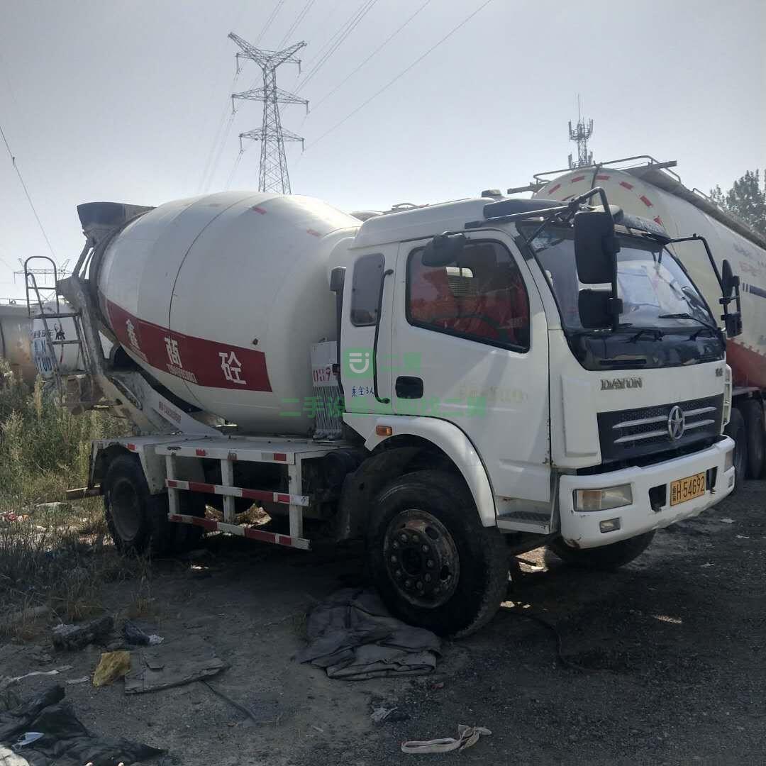 出售二手14年豪沃5方小型混凝土攪拌車