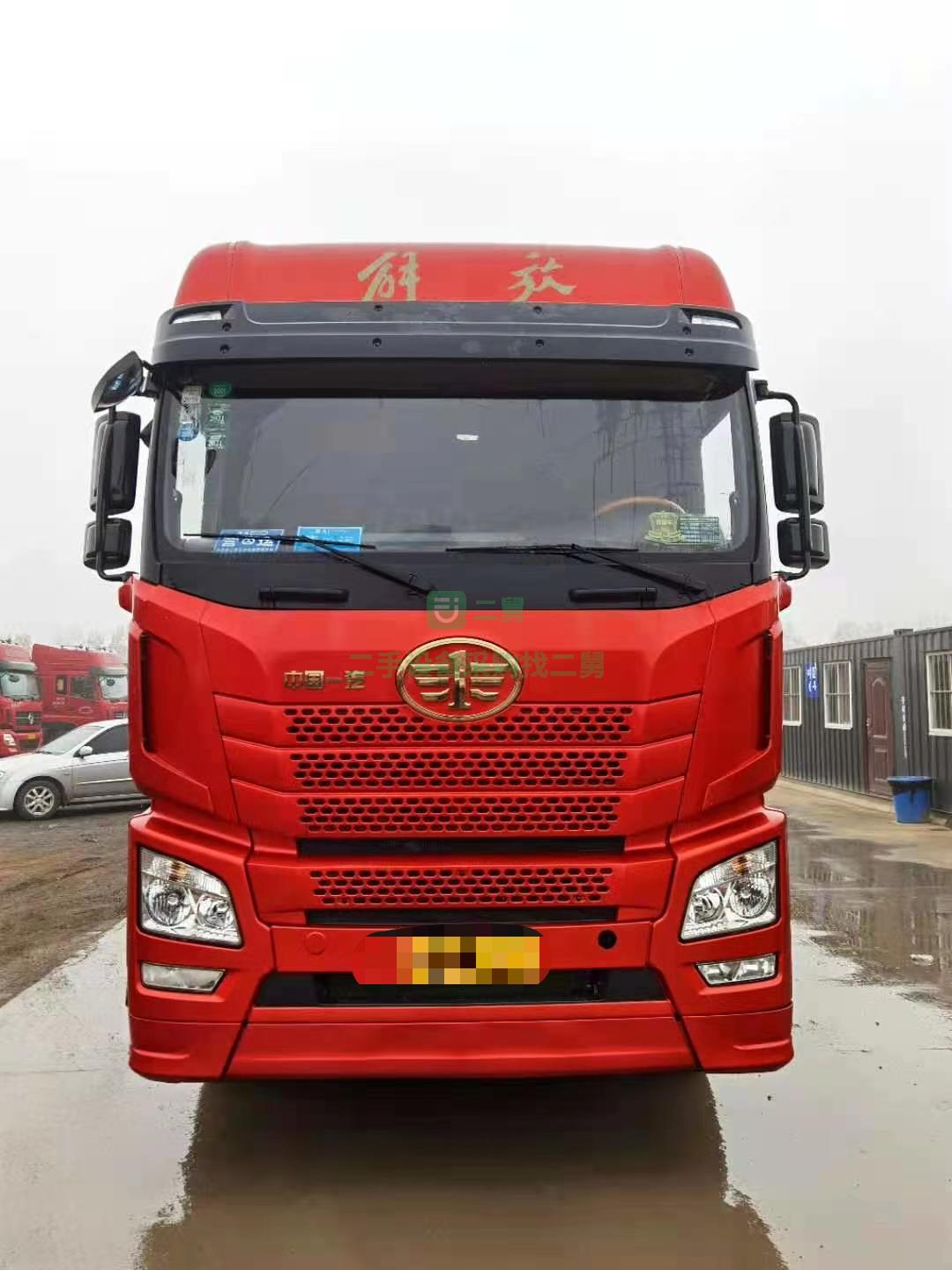 出售一臺(tái)三年正全保險(xiǎn)解放JH6/500馬力牽引車