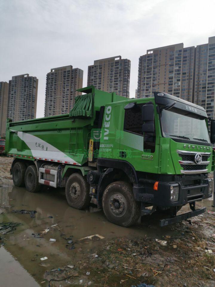 出售前四后八上汽紅巖杰獅430馬力自卸車
