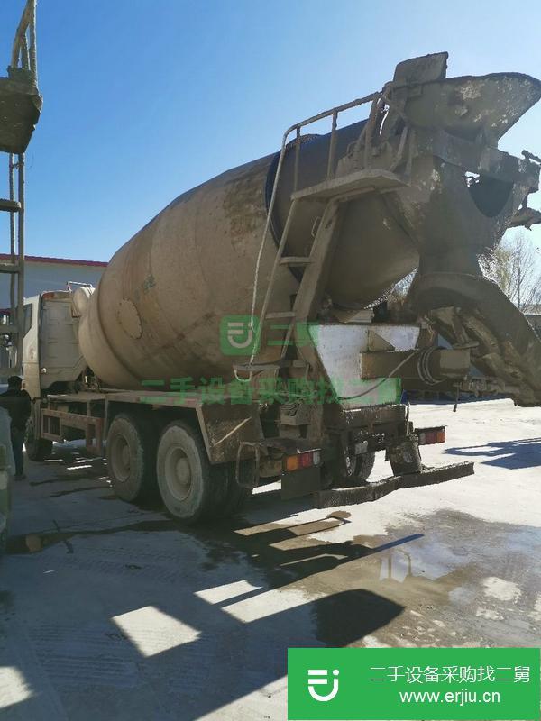 河北出售二手解放大十四方攪拌車350馬力錫柴發(fā)動(dòng)機(jī)