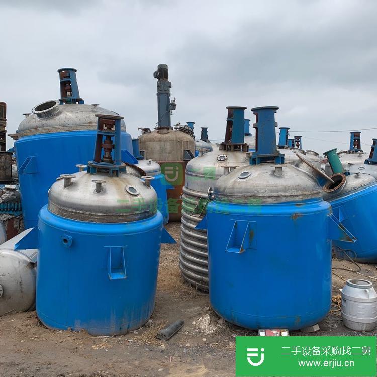 山東出售二手6噸搪瓷反應(yīng)釜